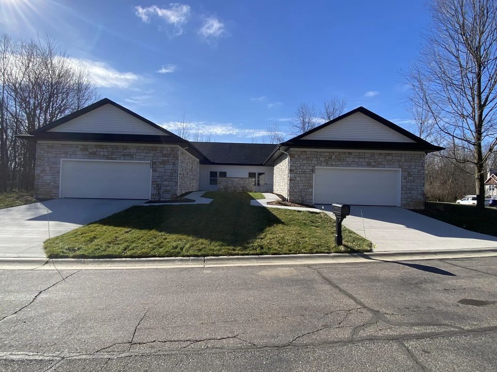 725 Violet Way, St. Joseph