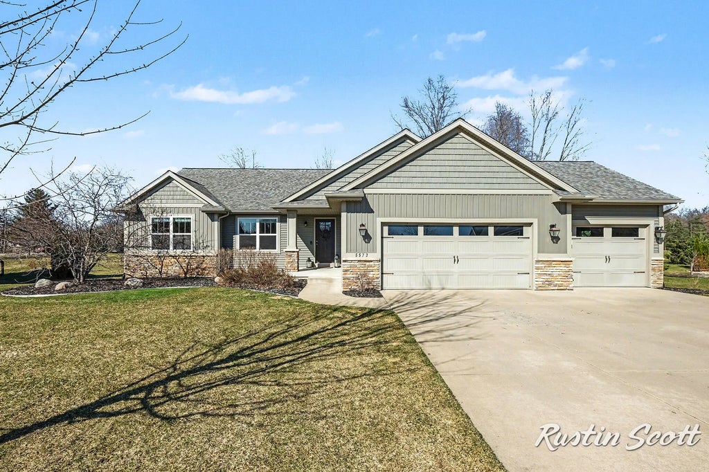 5573 Stanton Woods Drive, Hudsonville