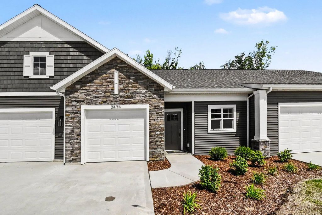 2835 W Cobblestone Court 15, Kentwood