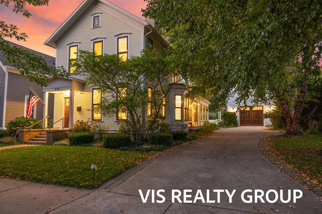 415 Howard Avenue, Grand Haven