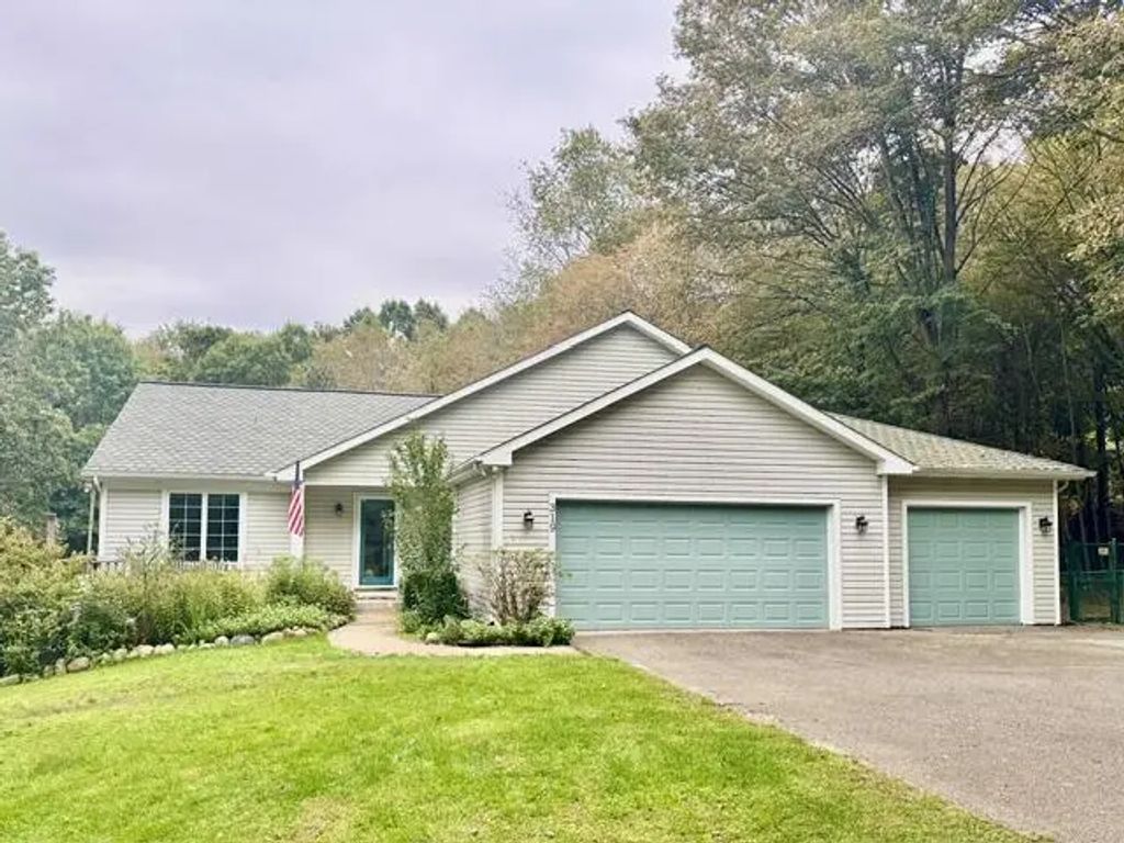 319 S Union Street, Douglas