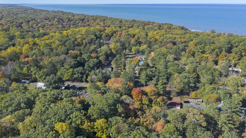 0 Tower Hill, Sawyer