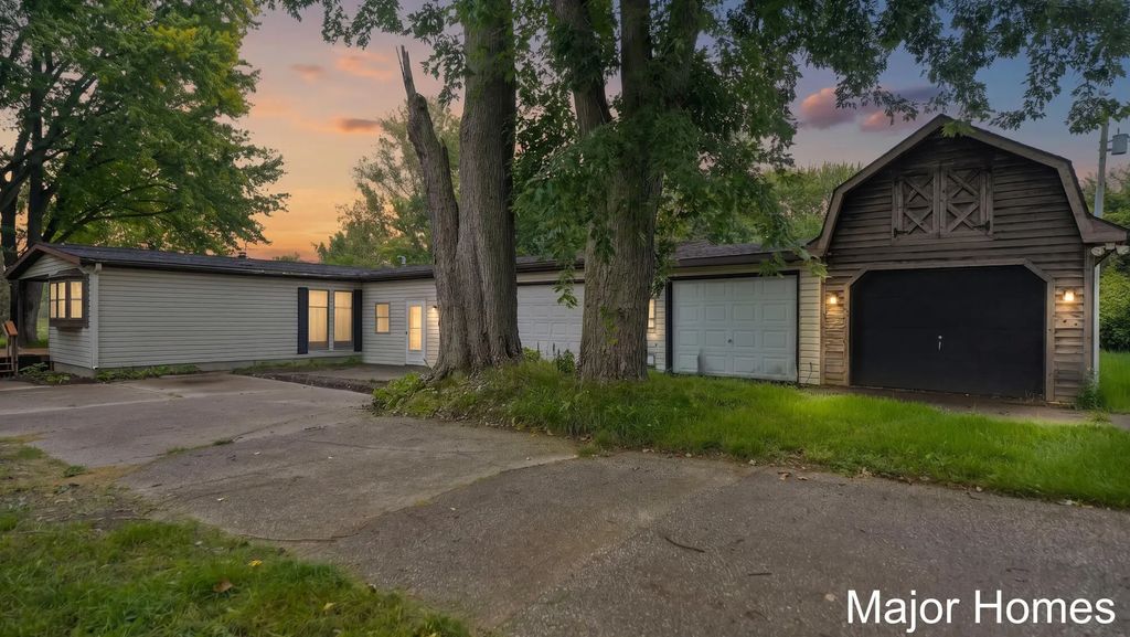 10383 N Cedar Drive, Grand Haven