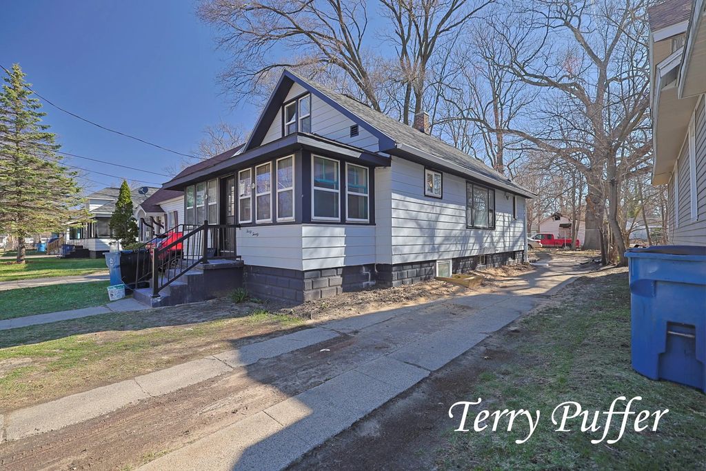 3020 Highland Street, Muskegon Heights