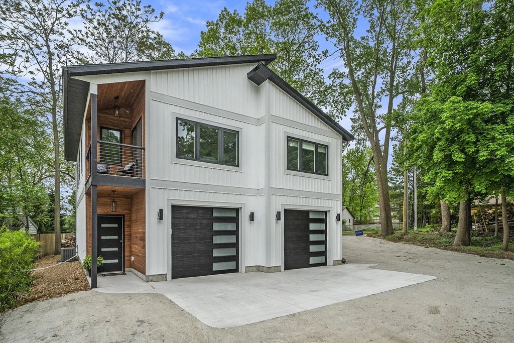 3220 Lakeshore Drive, Muskegon