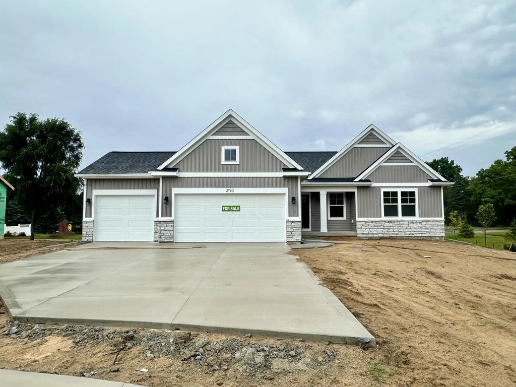 2193 Emerald Shore Circle, Grand Rapids