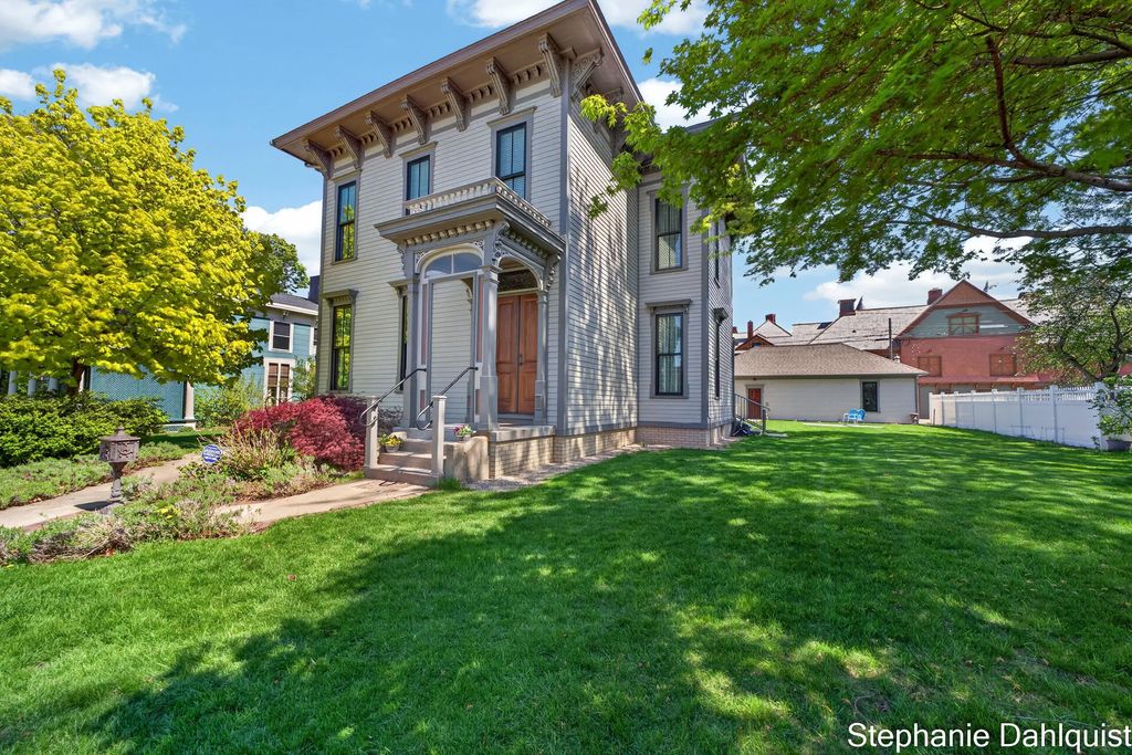 511 W Clay Avenue, Muskegon
