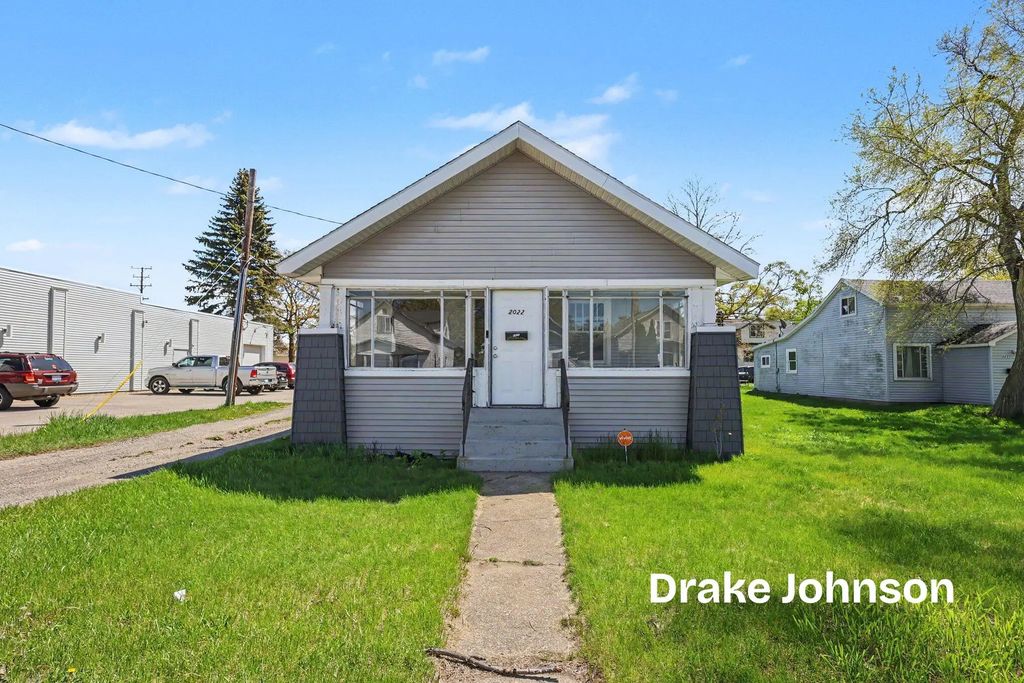 2022 Henry Street, Muskegon