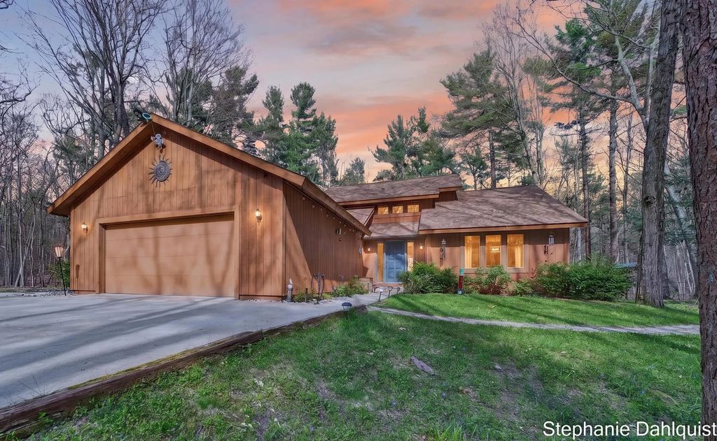 848 Scenic Drive, Muskegon