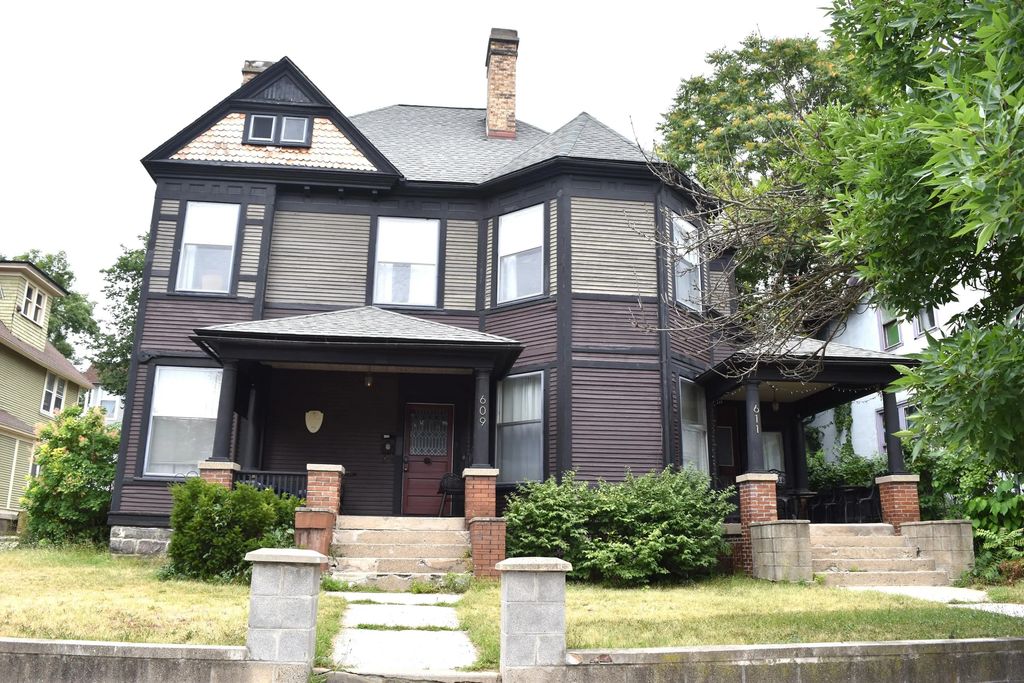 609 & 611 Wealthy Street, Grand Rapids
