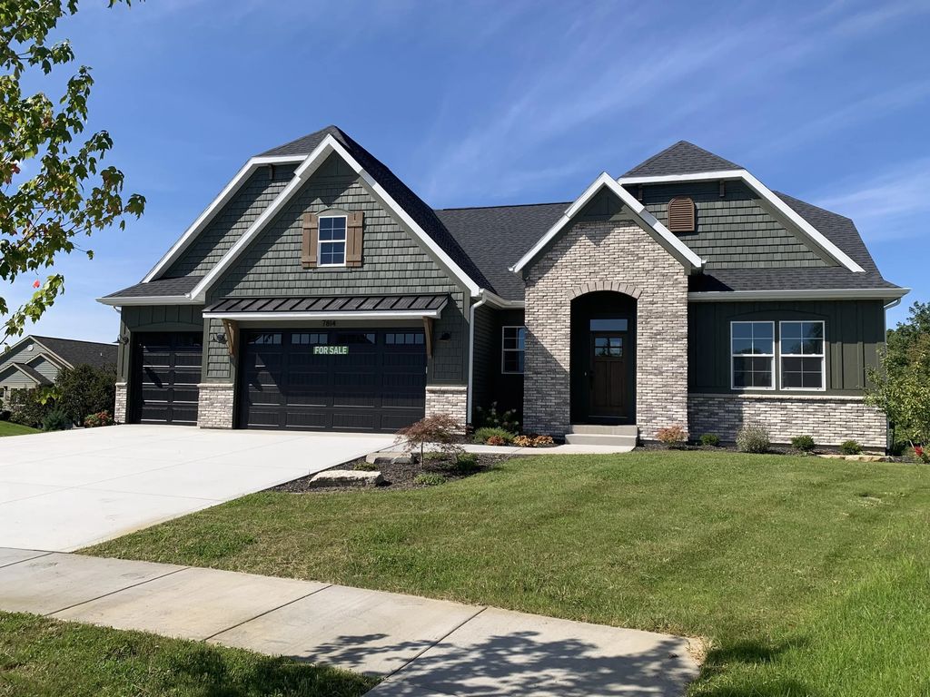 7814 Woodhurst Drive, Rockford