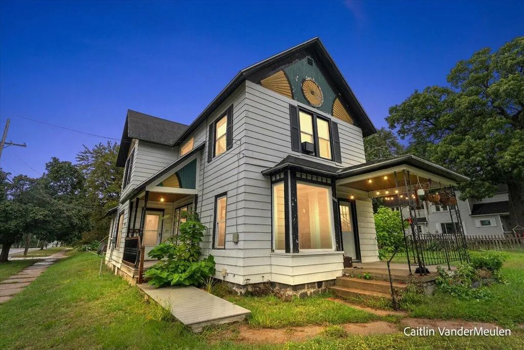 1501 College Avenue, Grand Rapids