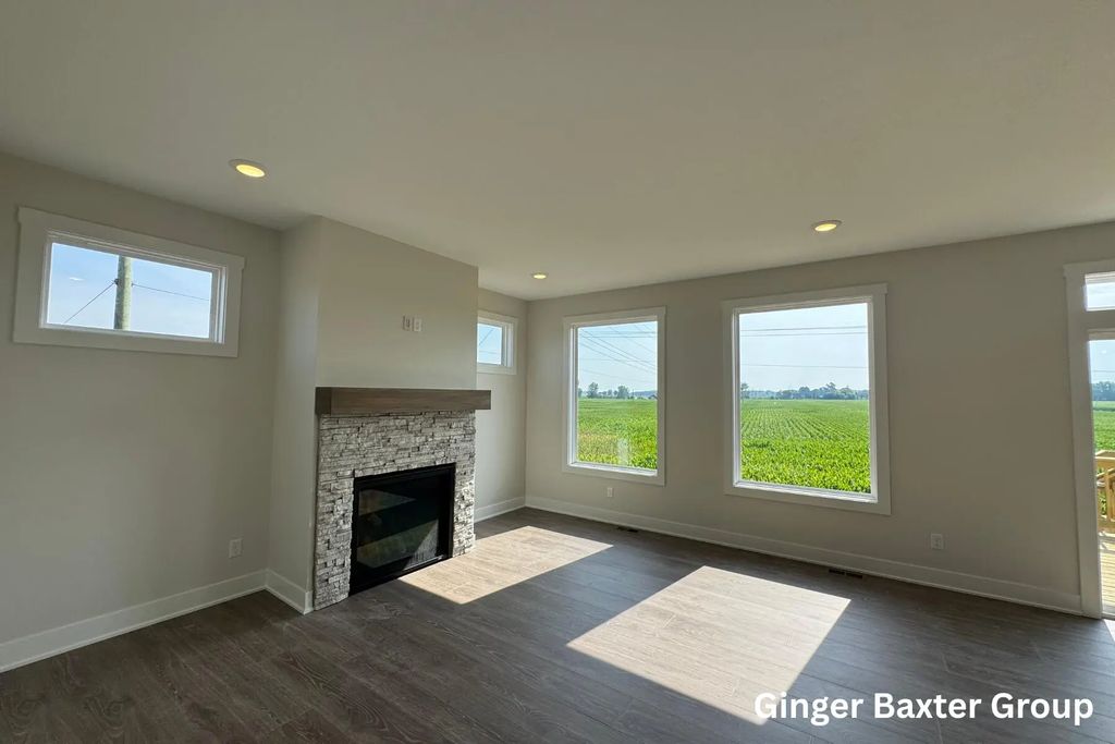 11268 Shoreline Drive 123, Allendale