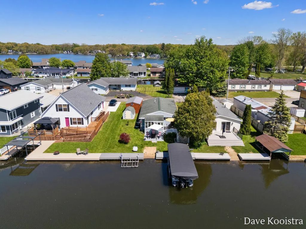4356 Lynden Road, Shelbyville