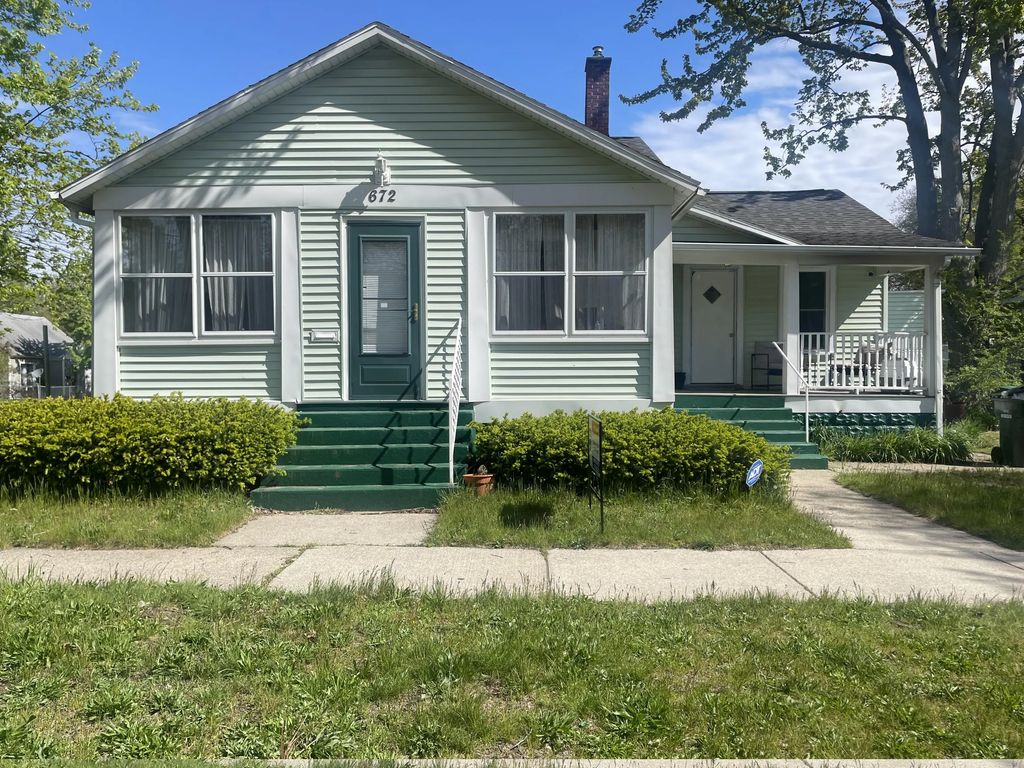 672 E Isabella Avenue, Muskegon