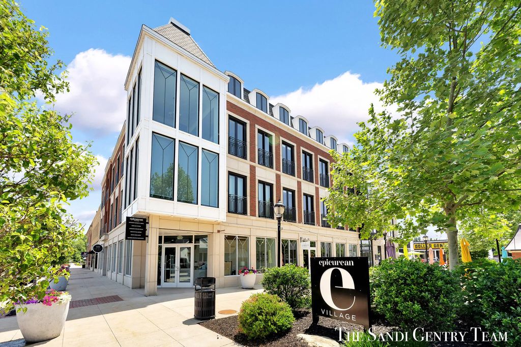 110 W Savidge Street 203, Spring Lake