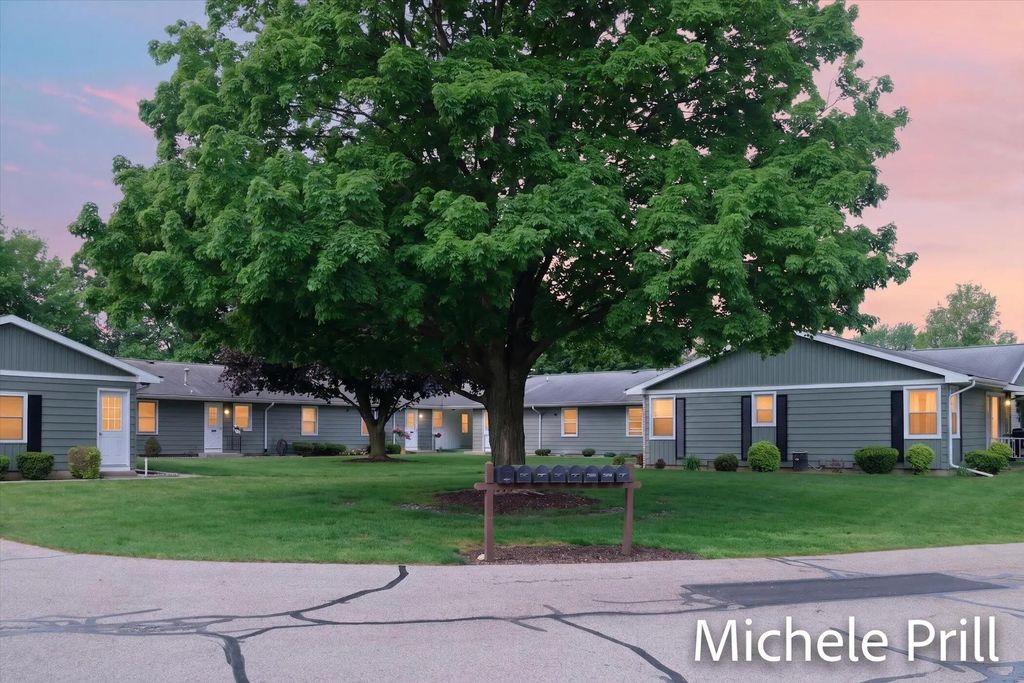 5160 Southglow Court, Grand Rapids