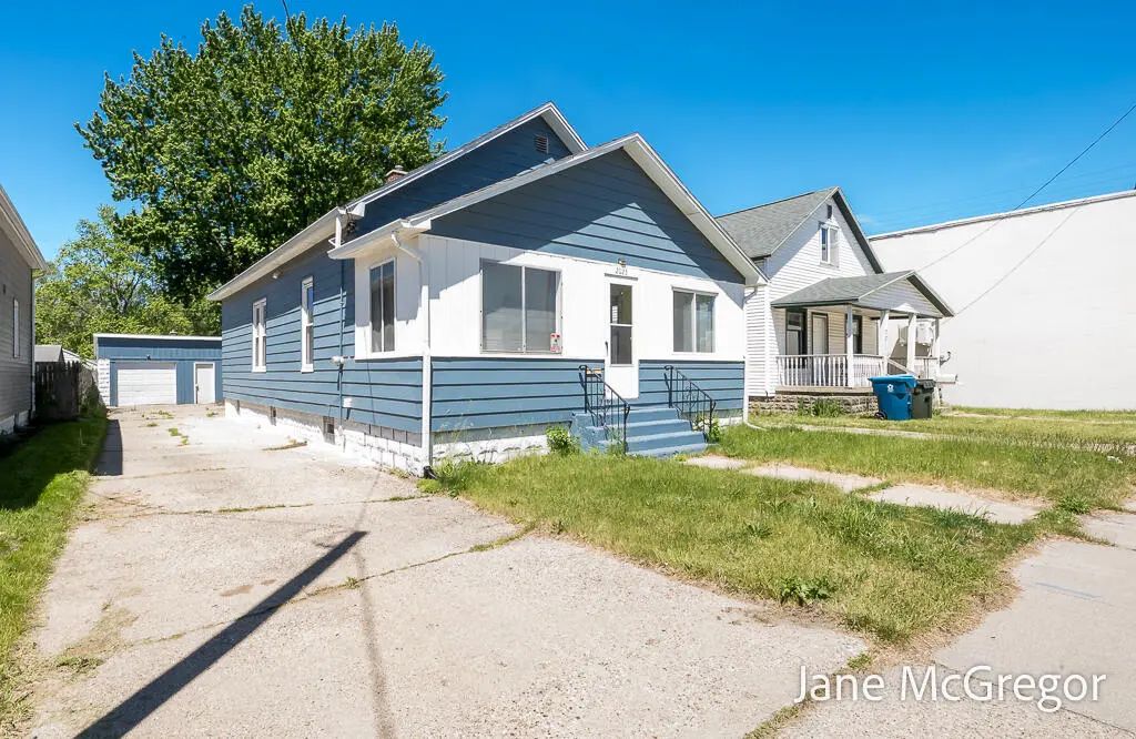 2023 Henry Street, Muskegon