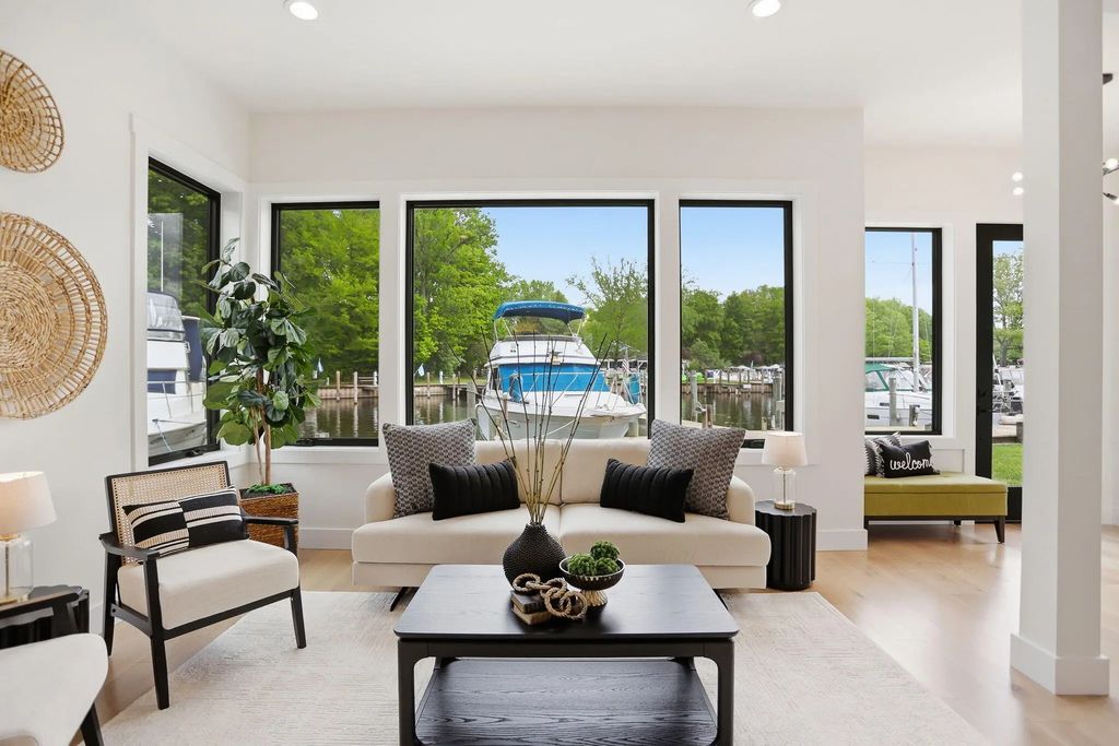 1 N Bailey Avenue 1, South Haven