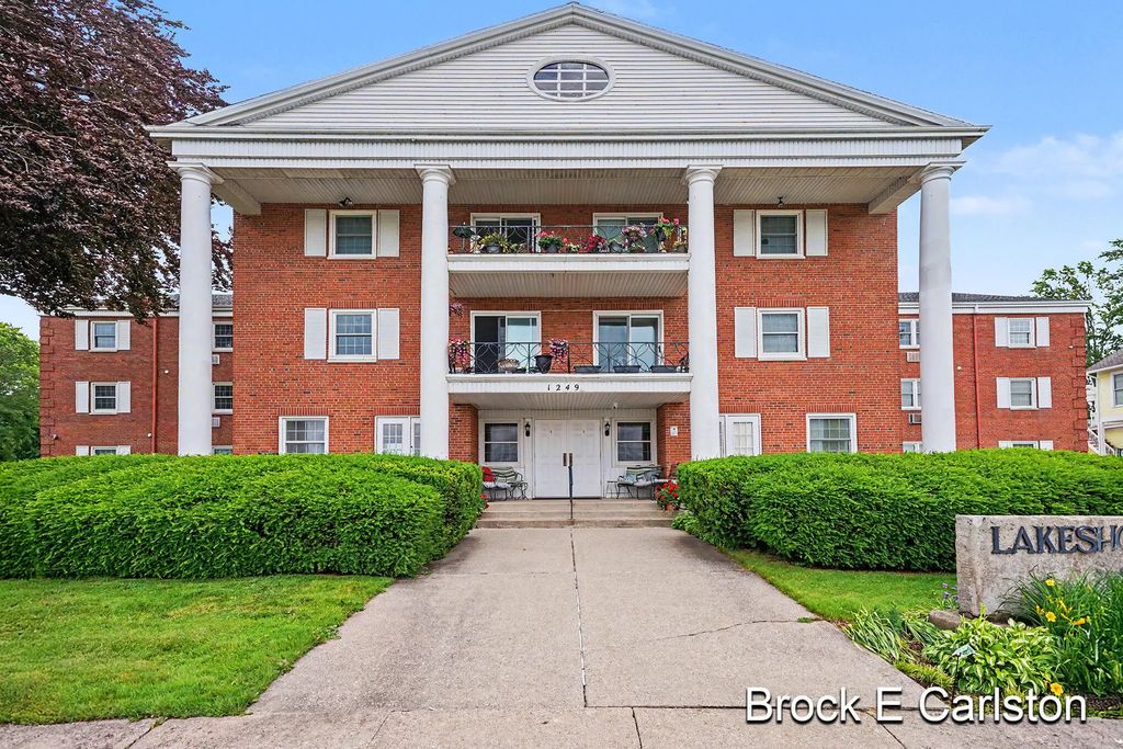 1249 Lakeshore Drive 339, Muskegon