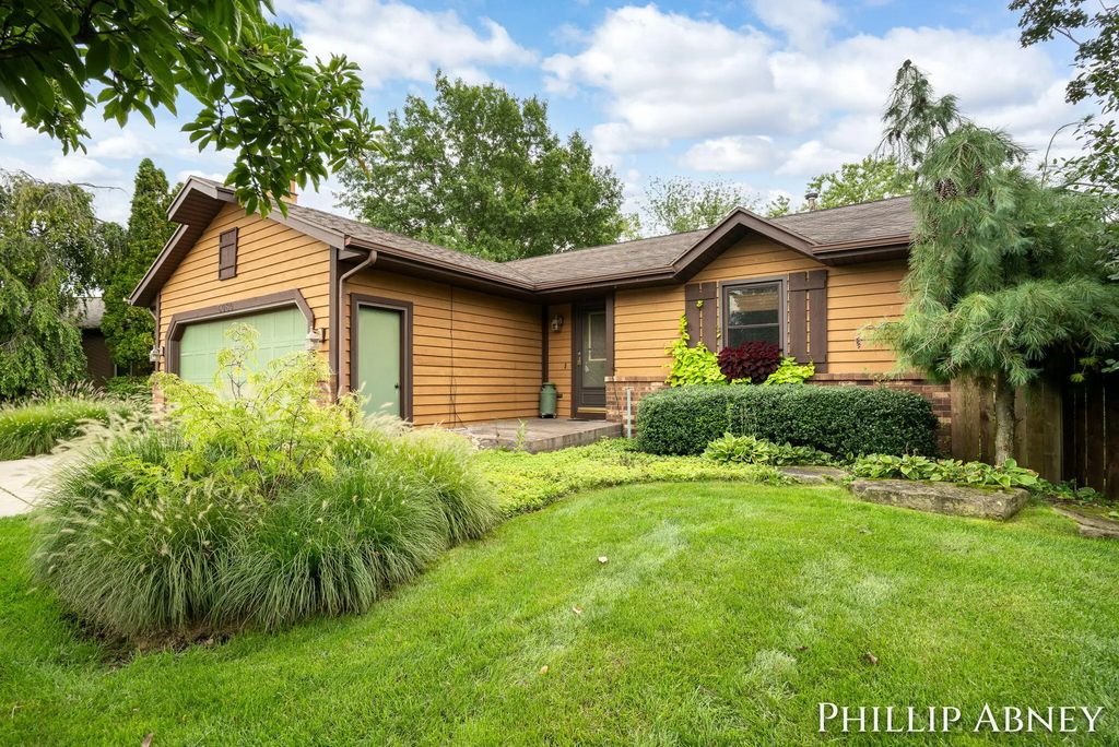 5080 Rum Creek Court, Grand Rapids