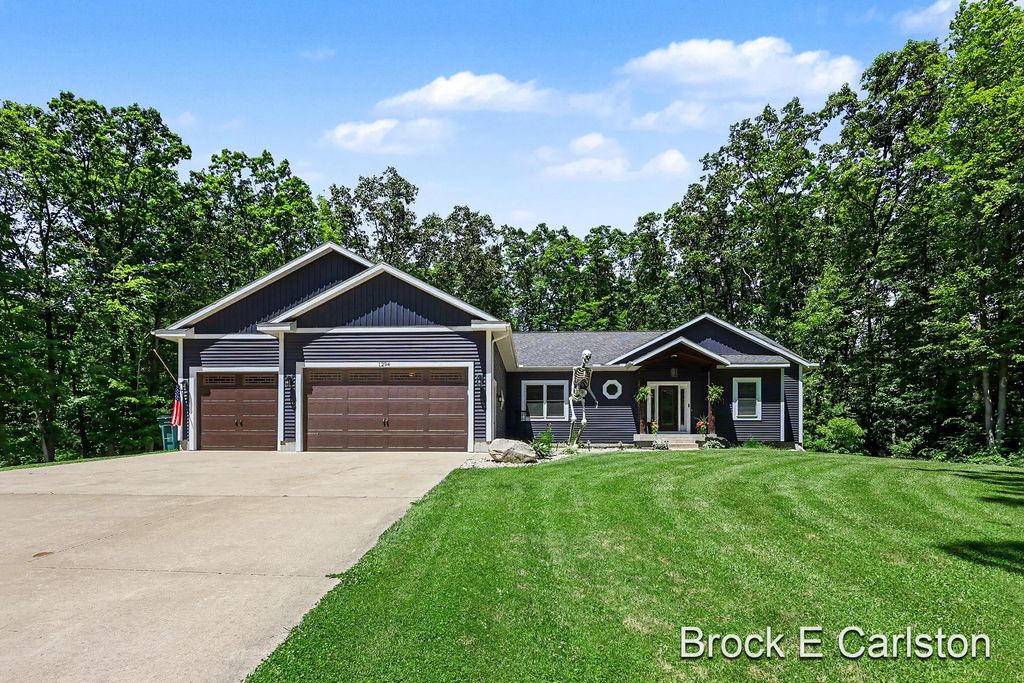 1294 Tall Tree Lane, Muskegon