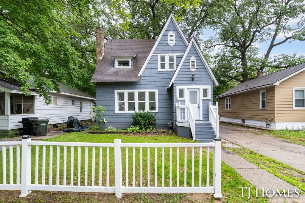 1031 Ada Avenue, Muskegon