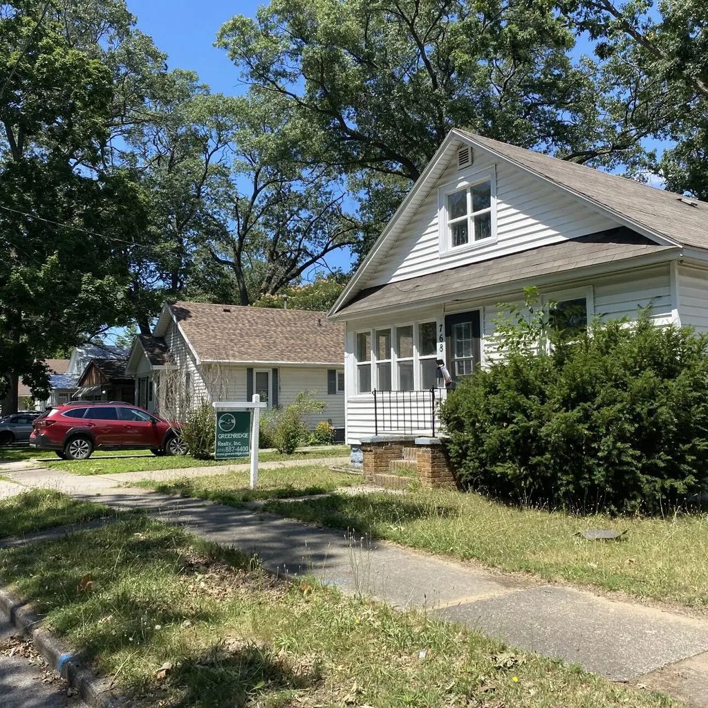 768 Hill Avenue, Muskegon