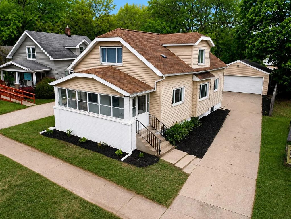 819 Harding Street, Grand Rapids