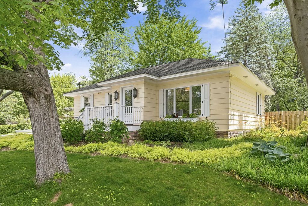 17586 168th Avenue, Spring Lake