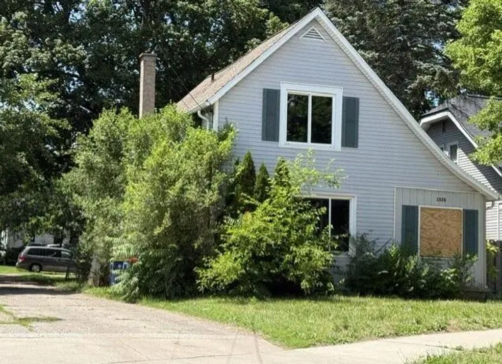 1335 Kalamazoo Avenue, Grand Rapids