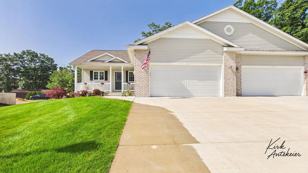 1421 E Addison Way, Muskegon