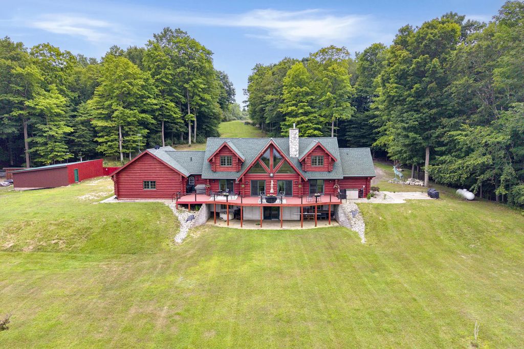 302 E Kott Road, Manistee