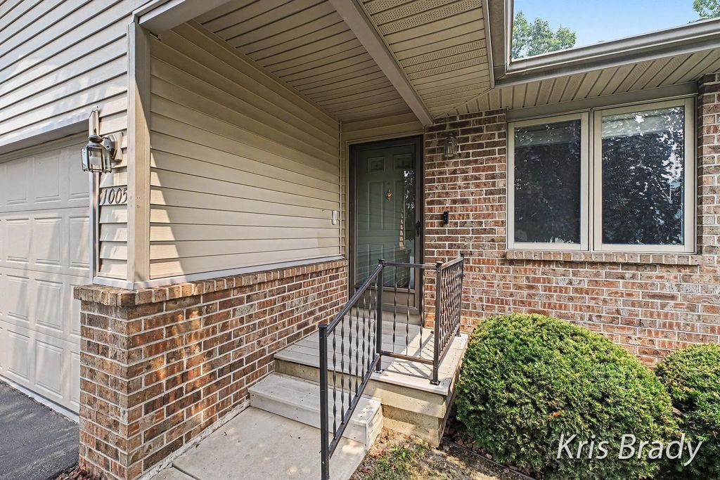 1005 Ironwood Circle, Grand Rapids