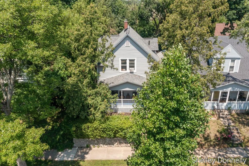847 Innes Street, Grand Rapids