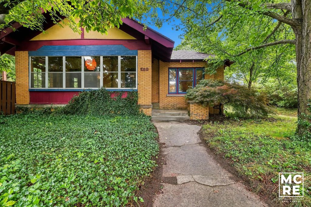 160 Burr Oak Street, Grand Rapids