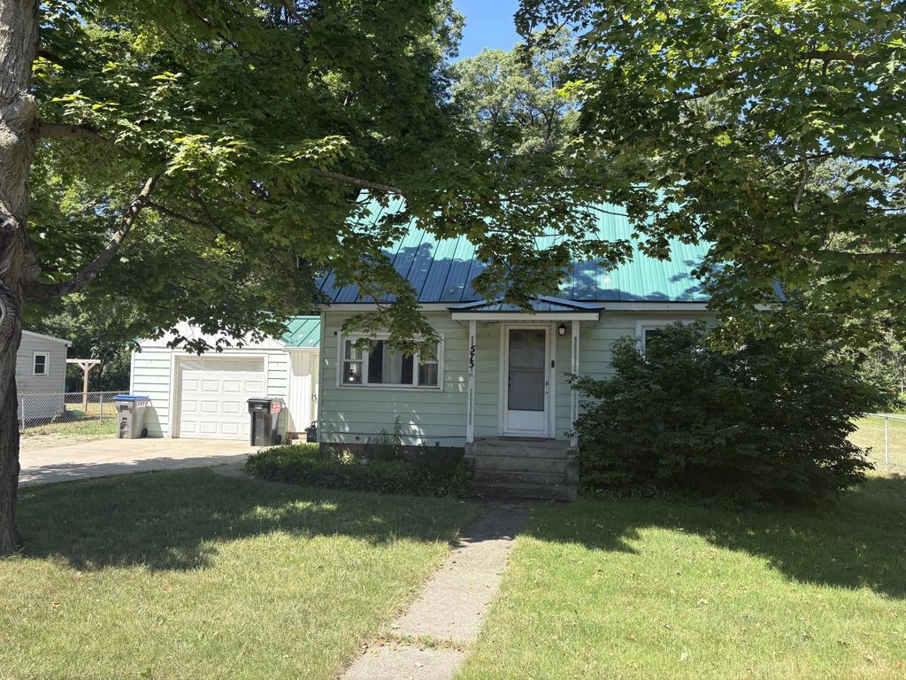 575 S Wolf Lake Road, Muskegon