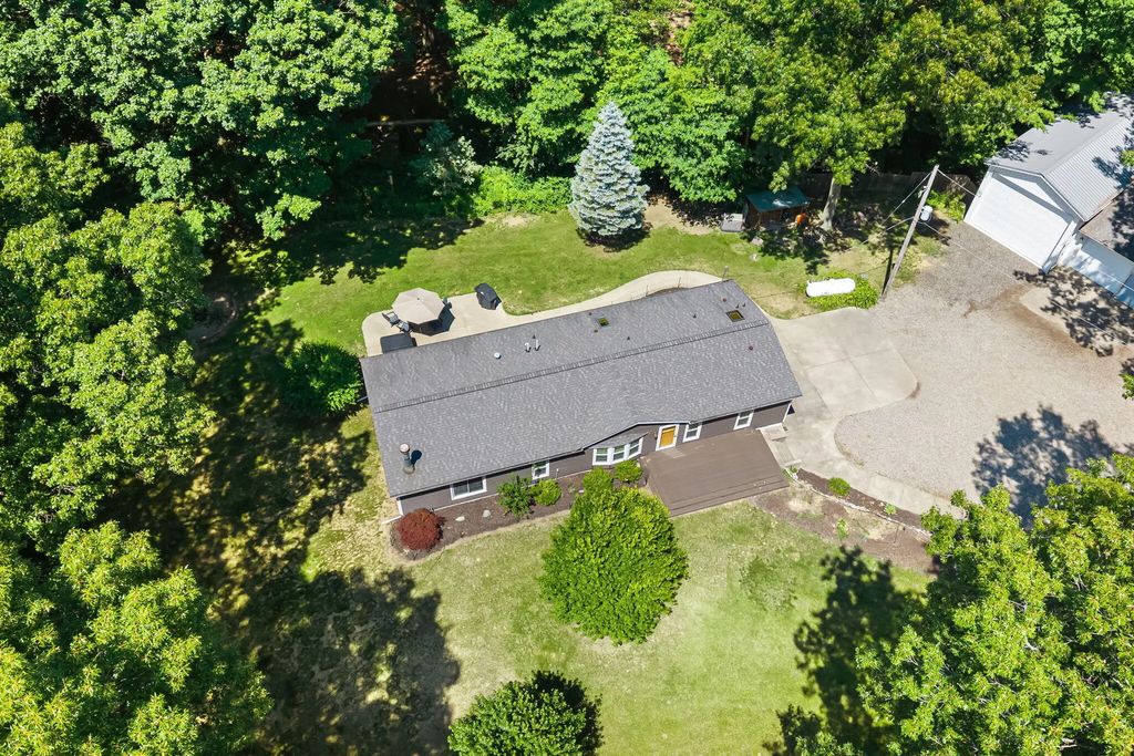 2944 64th Street, Fennville