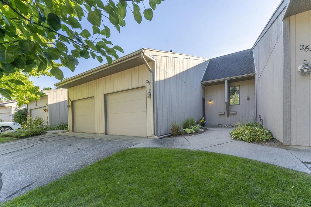 2682 Limestone Lane 23, Grand Rapids