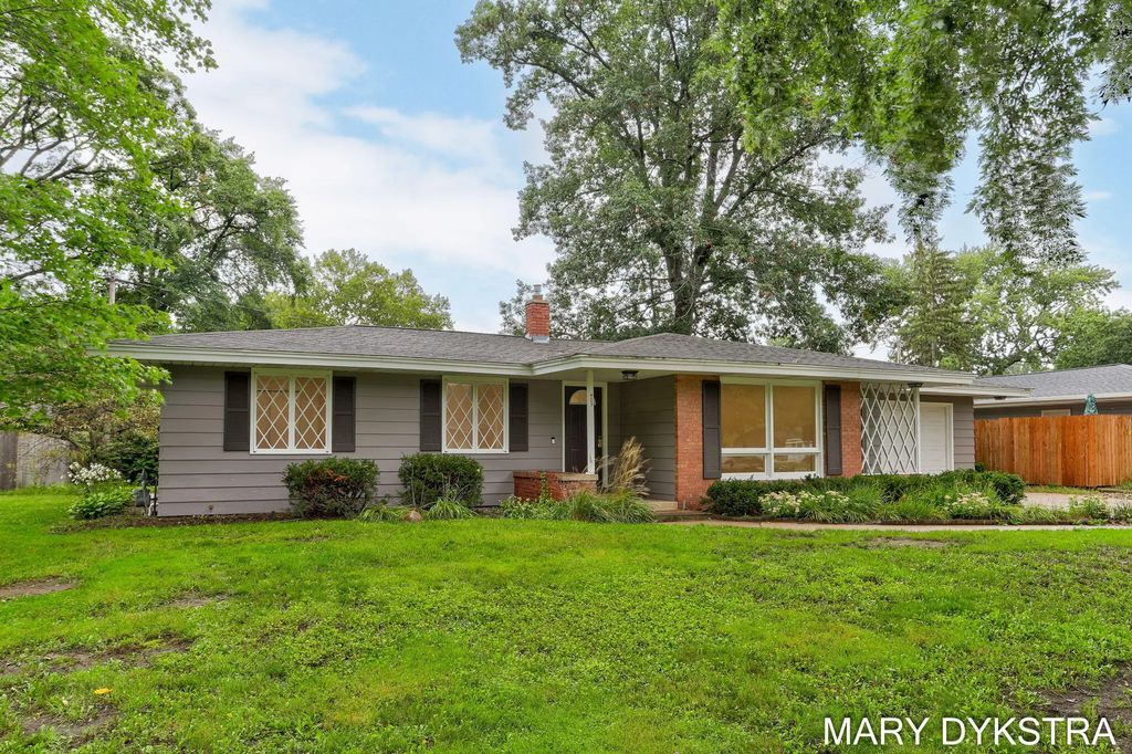 409 W Lakewood Boulevard, Holland