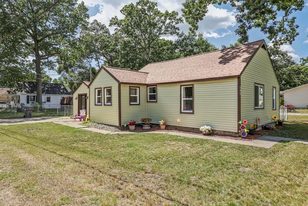 131 Vista Terrace, Muskegon