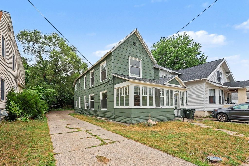 119 E Isabella Avenue, Muskegon