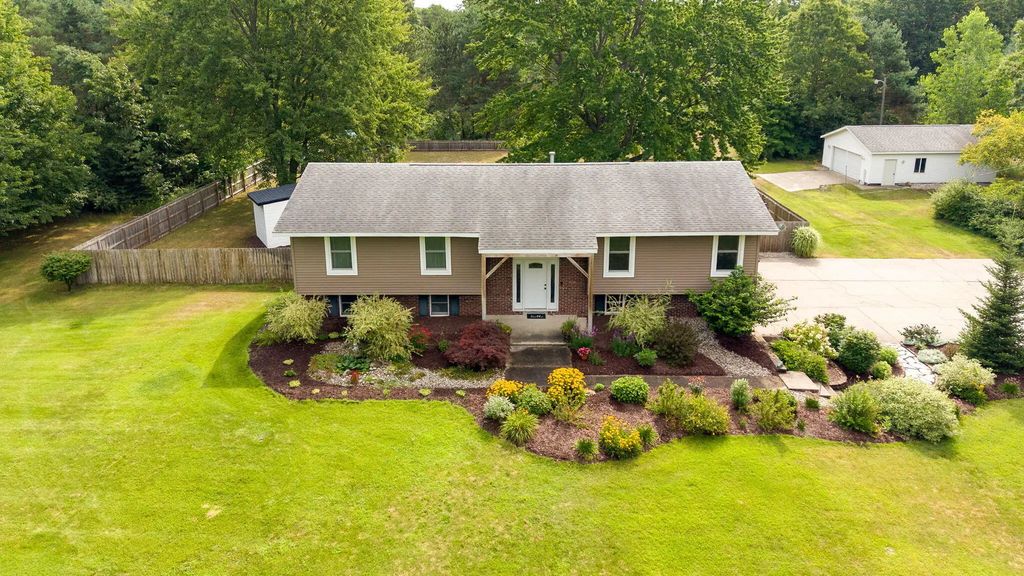3566 S Brooks Road, Muskegon