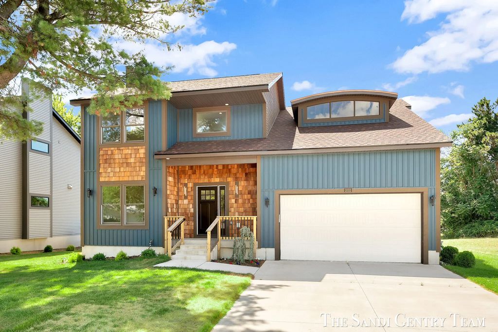 1032 Arlington Avenue, Grand Haven