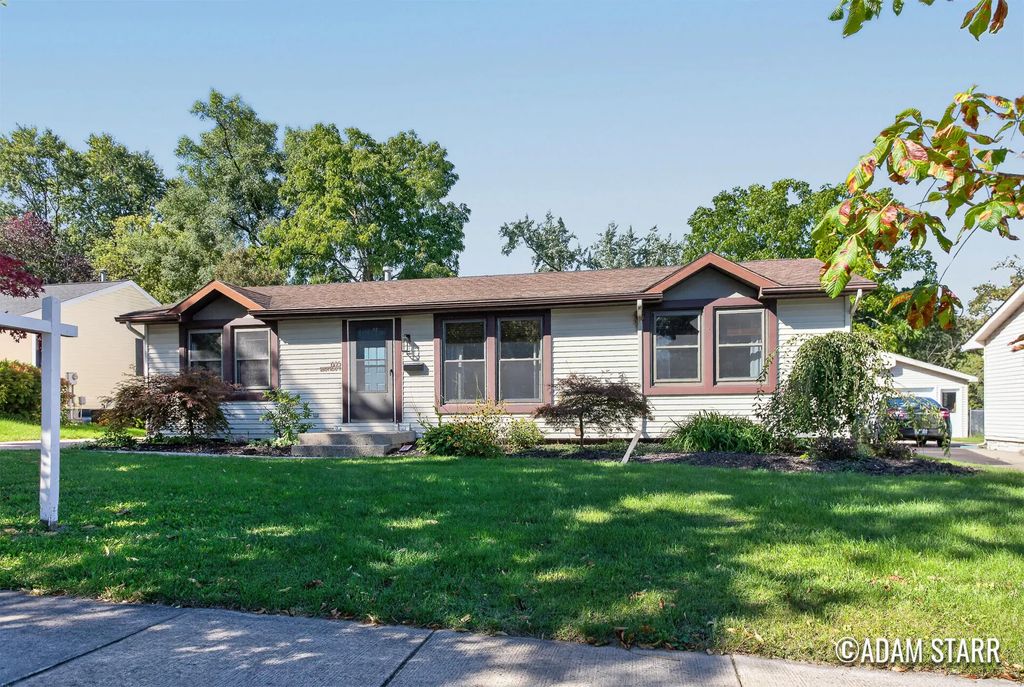 1525 Lenox Road, Grand Rapids
