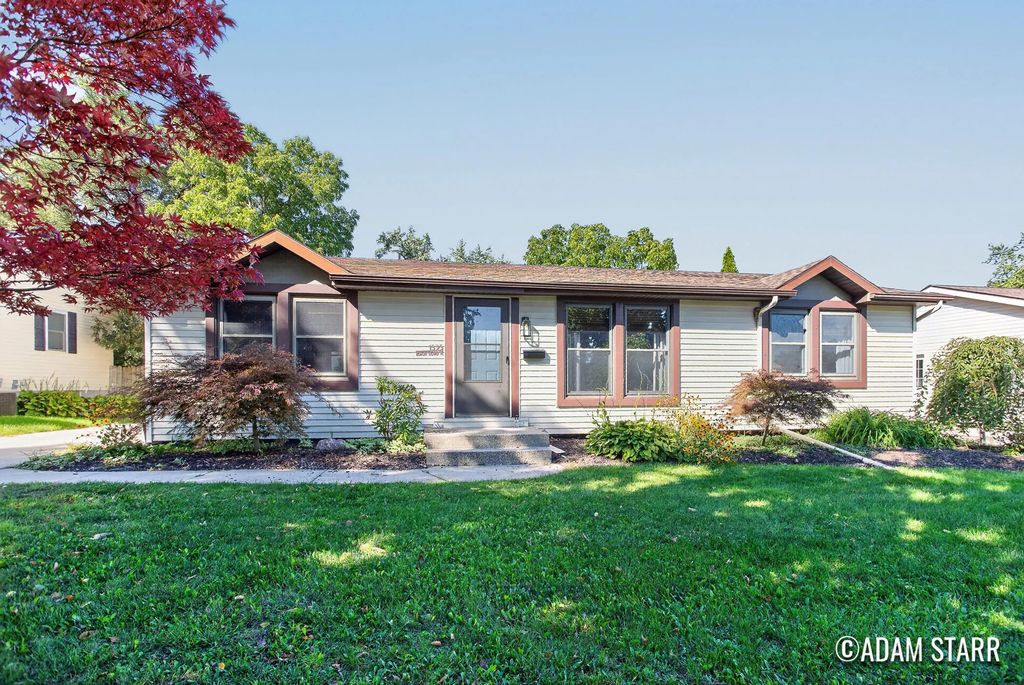 1525 Lenox Road, Grand Rapids