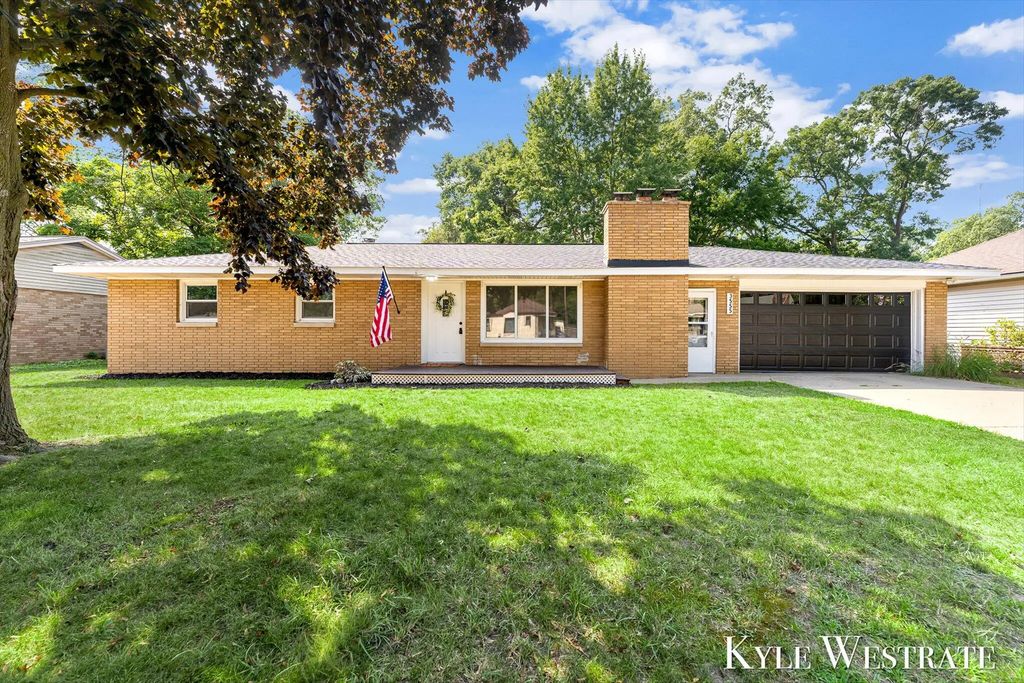3555 Chippewa Drive, Norton Shores