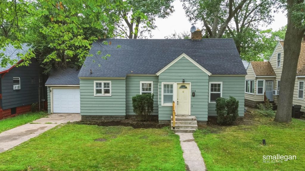 958 Ada Avenue, Muskegon