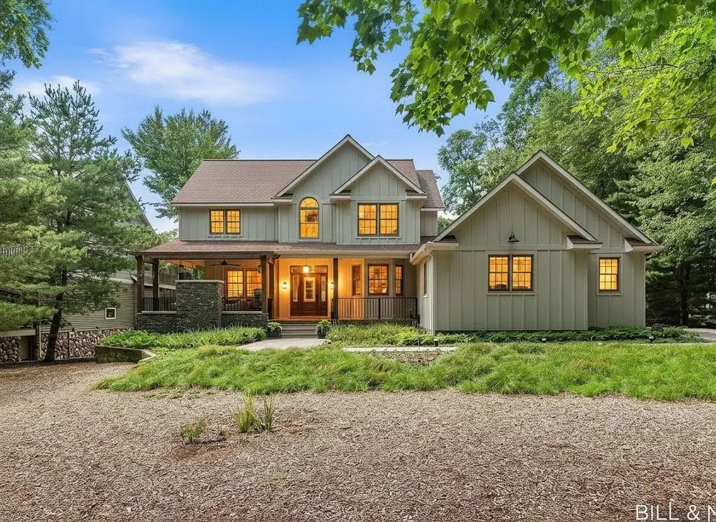 2840 Lake Breeze Drive, Fennville