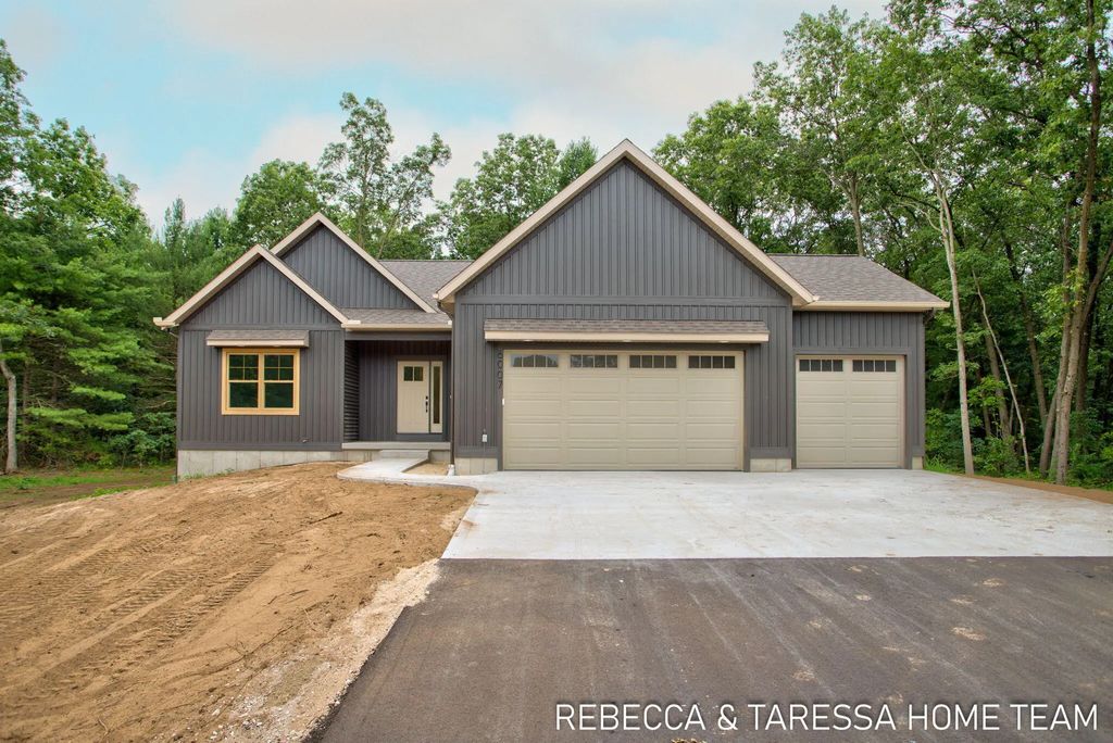 6007 Savannah Way 34, Muskegon